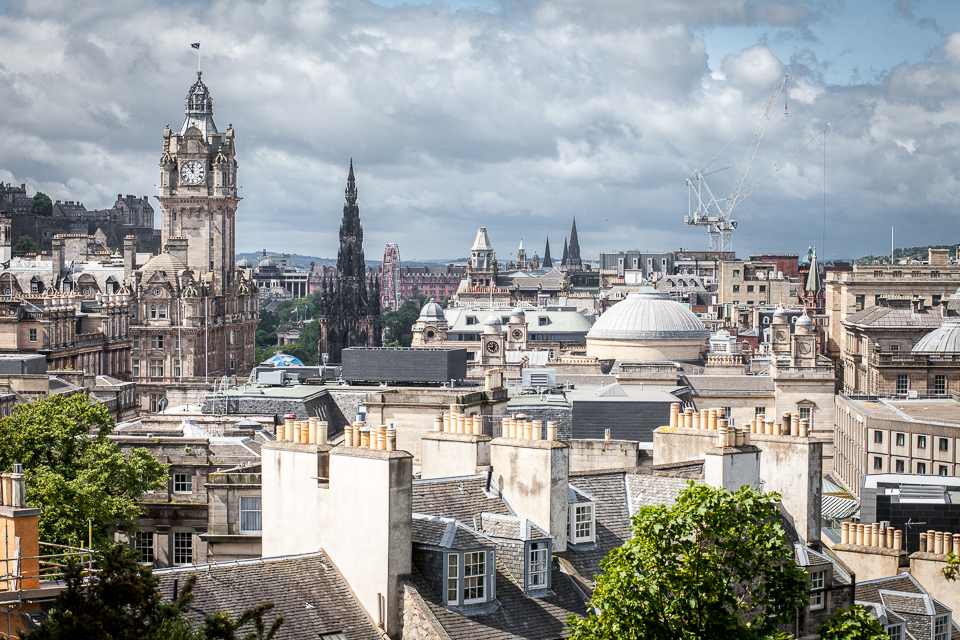 Über den Dächern von Edinburgh