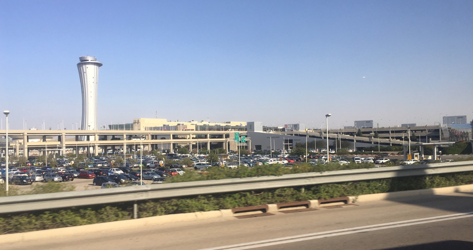 Auf dem Weg zum Terminal 1